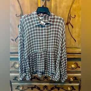 American eagle new with tags - very cute and soft wear with jeans or slacks